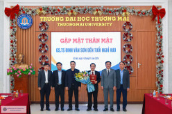 Gặp mặt thân mật và trao quyết định nghỉ hưu cho GS,TS. Đinh Văn Sơn